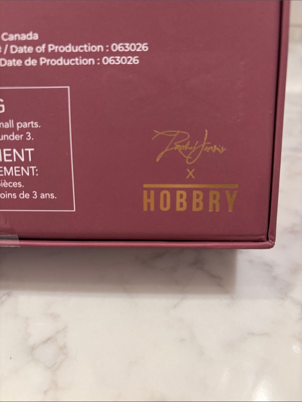 Hobbry One Bed At The Inn 500 Piece Puzzle - Burgundy Box - Picture 6 of 6